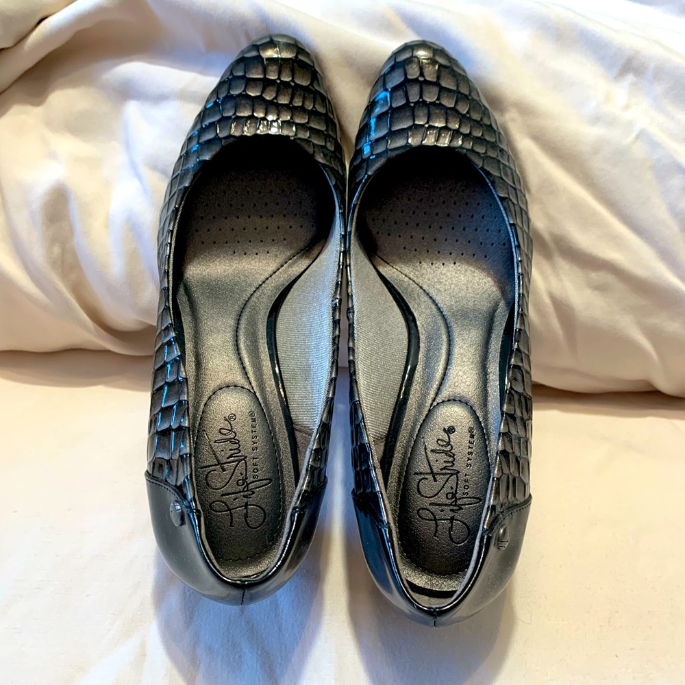 Life Stride Soft System 3 inch heels size 8M